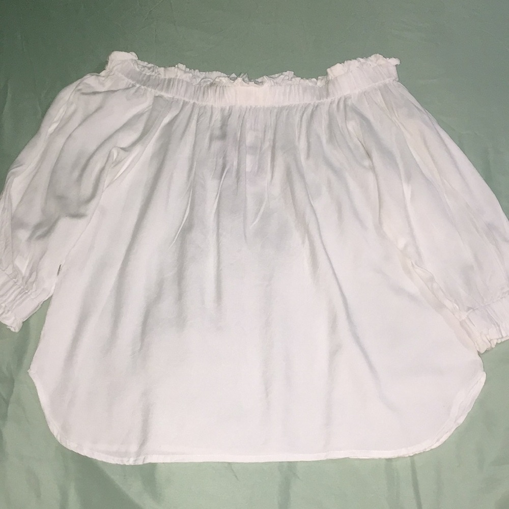 White off the shoulder flowy blouse